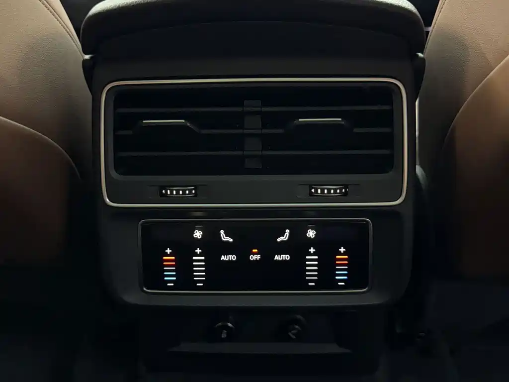 Audi Q7 — миниатюра 5