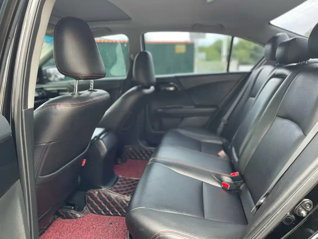 Honda Accord — миниатюра 6