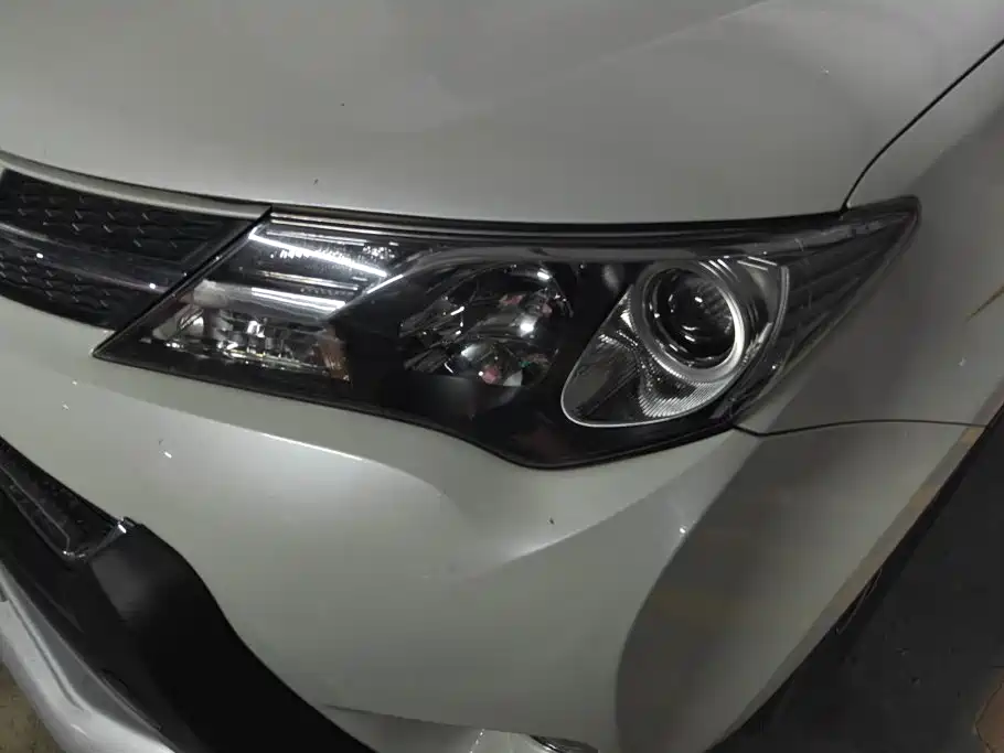 Toyota RAV4 — миниатюра 5