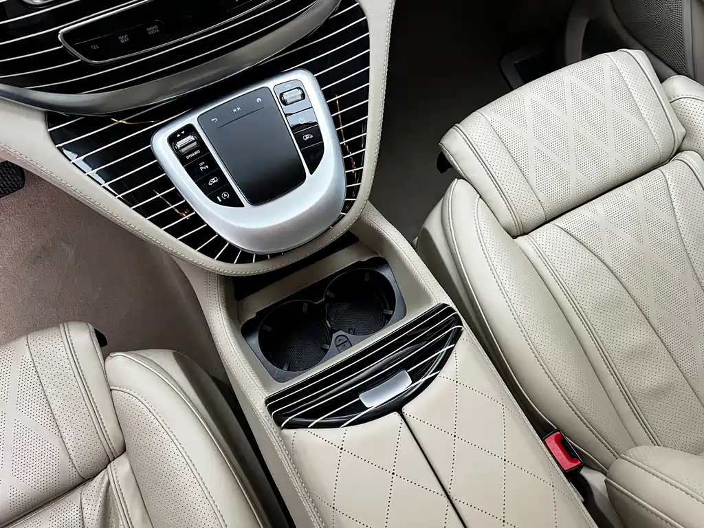 Mercedes-Benz V-Class — миниатюра 15