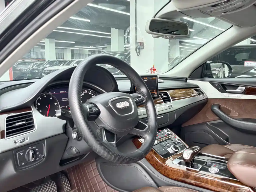 Audi A8 — миниатюра 5