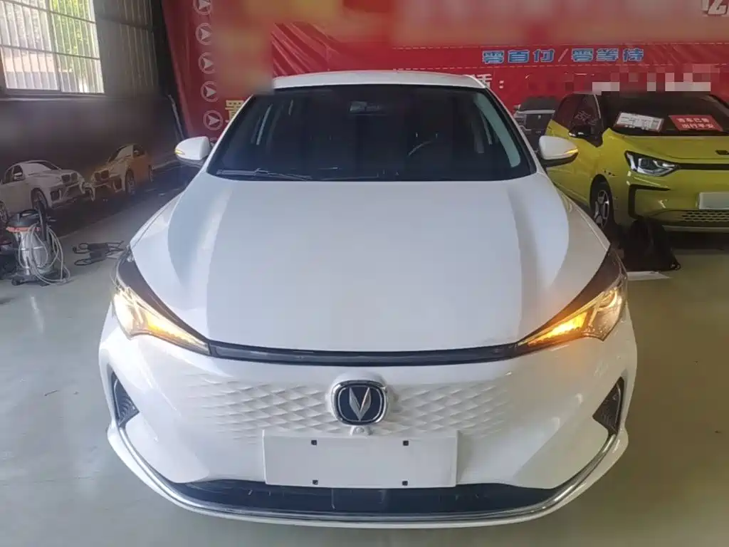 Changan Eado New Energy — миниатюра 3