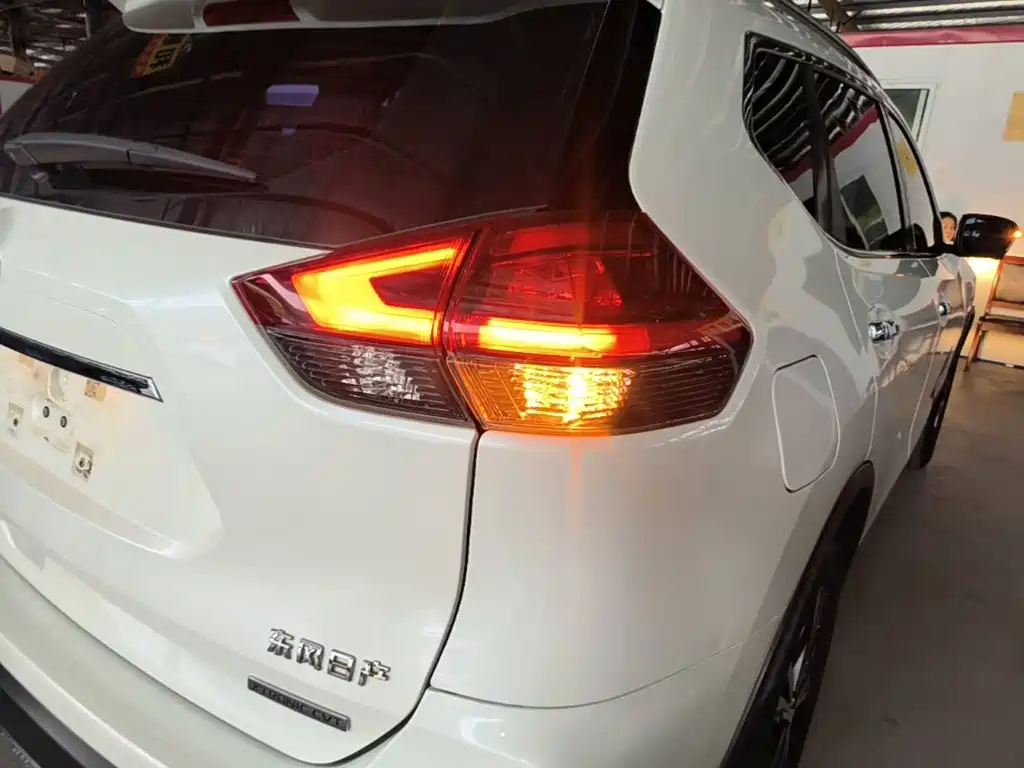 Nissan X-Trail — миниатюра 8