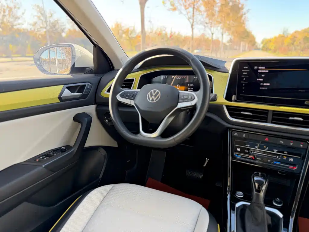 Volkswagen T-Roc — миниатюра 13