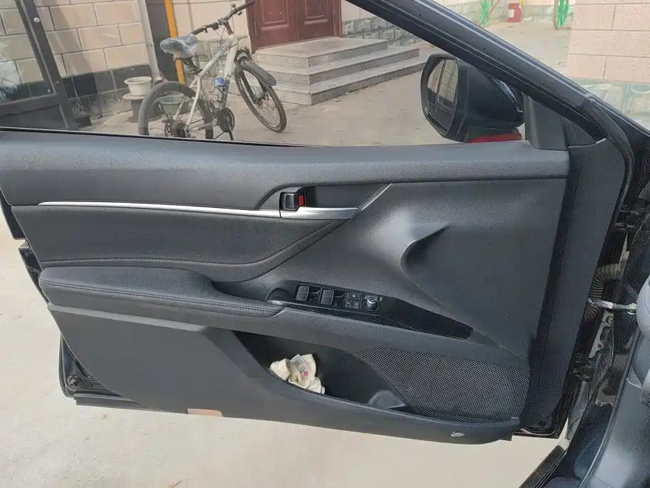 Toyota Camry — миниатюра 6
