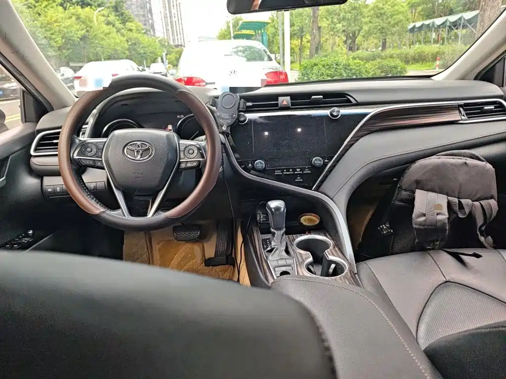 Toyota Camry — миниатюра 10