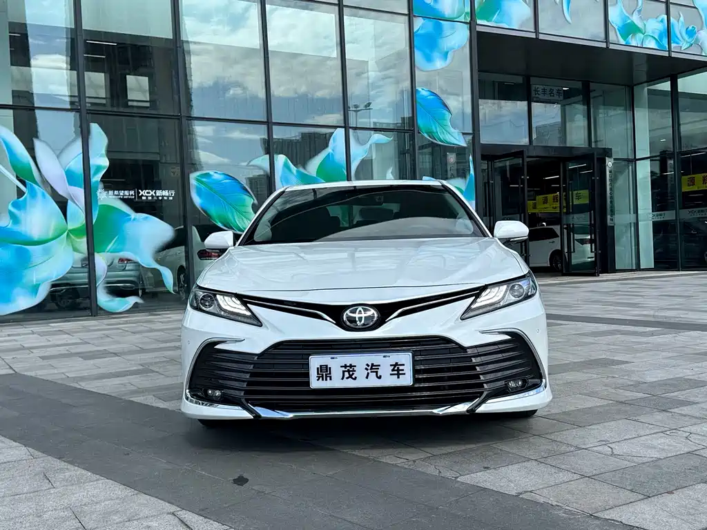 Toyota Camry — миниатюра 2