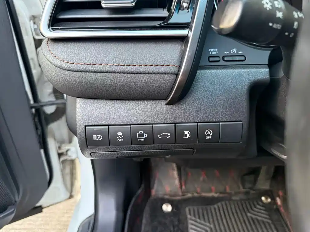 Toyota Camry — миниатюра 13