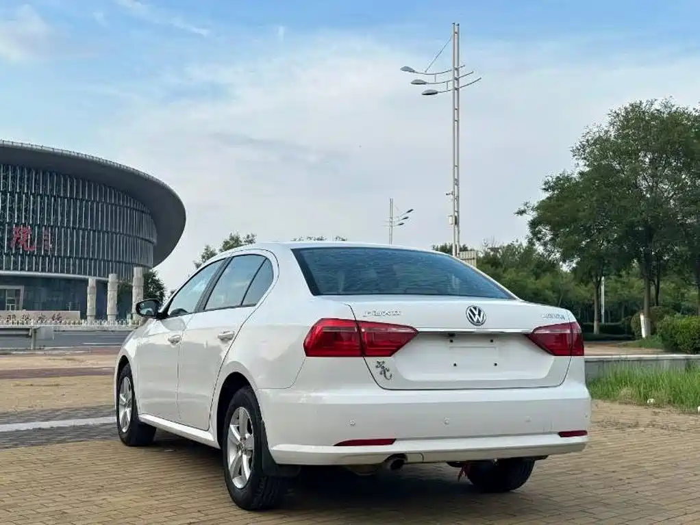 Volkswagen Lavida — миниатюра 6