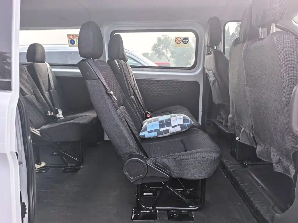 Ford Transit — миниатюра 8