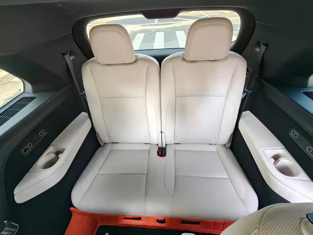 Li Auto L8 2023 Pro