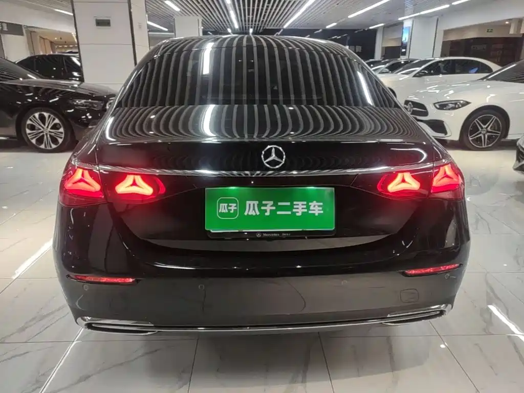Mercedes-Benz E-Class — миниатюра 6