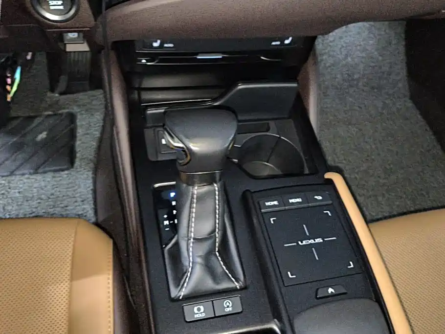 Lexus ES — миниатюра 16