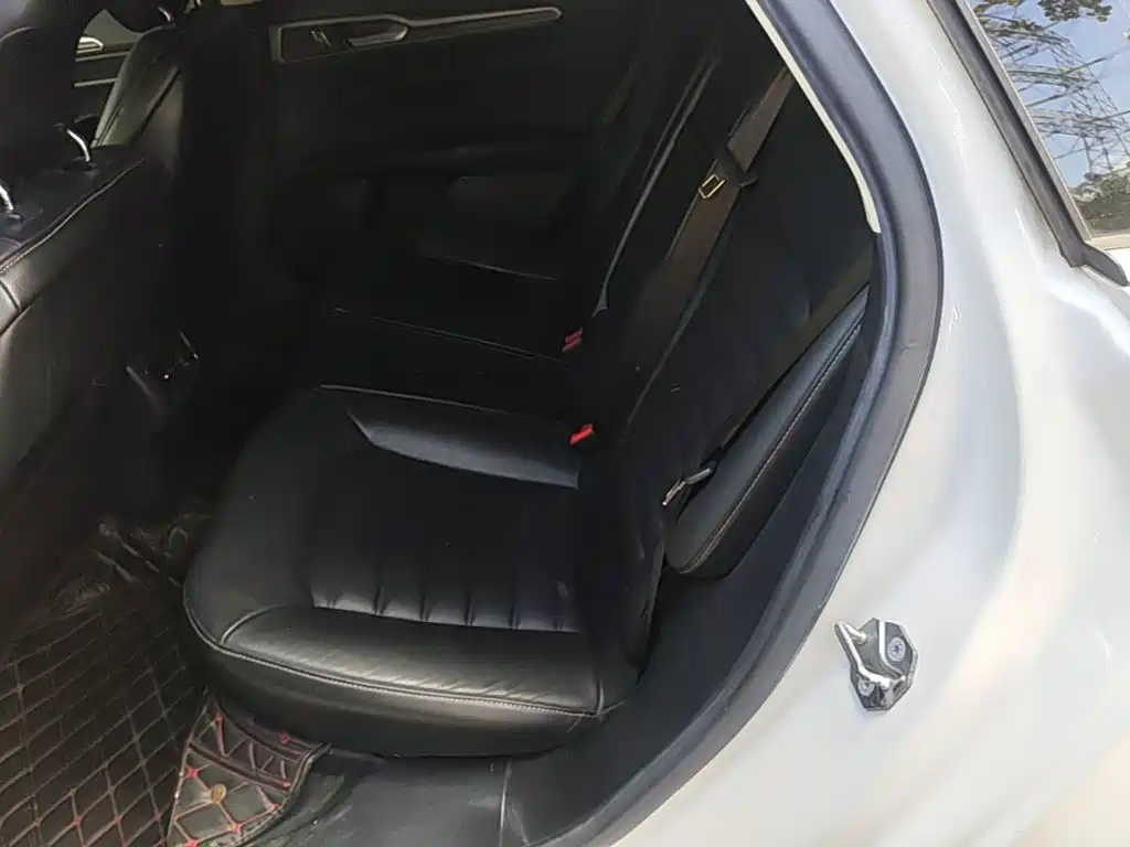Ford Mondeo — миниатюра 17