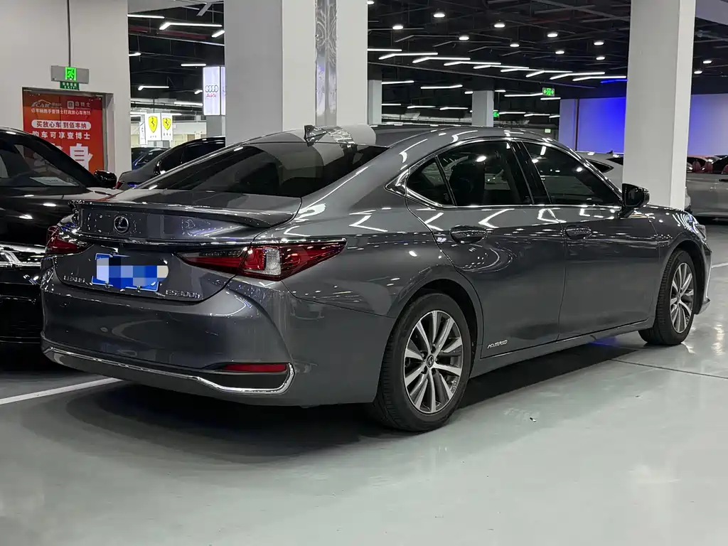 Lexus ES — миниатюра 9