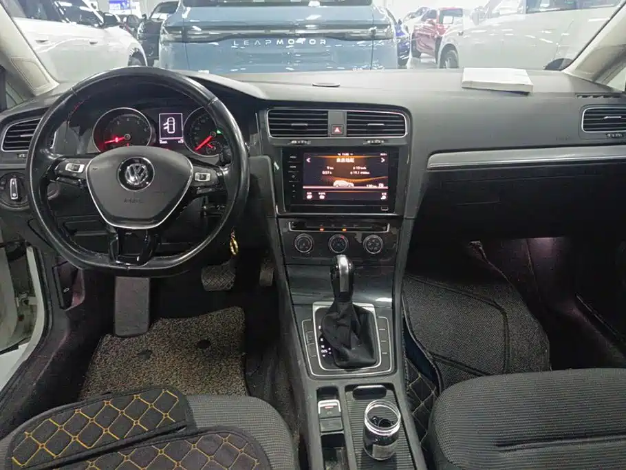 Volkswagen Golf — миниатюра 12