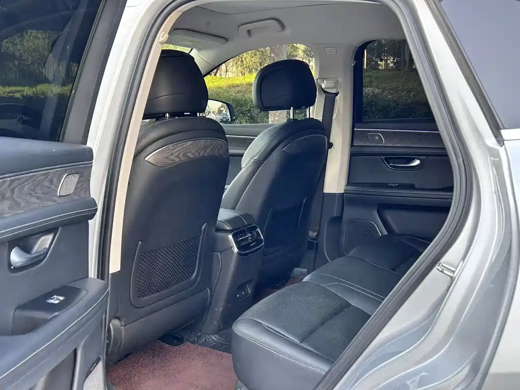 AITO ASK THE WORLD M5