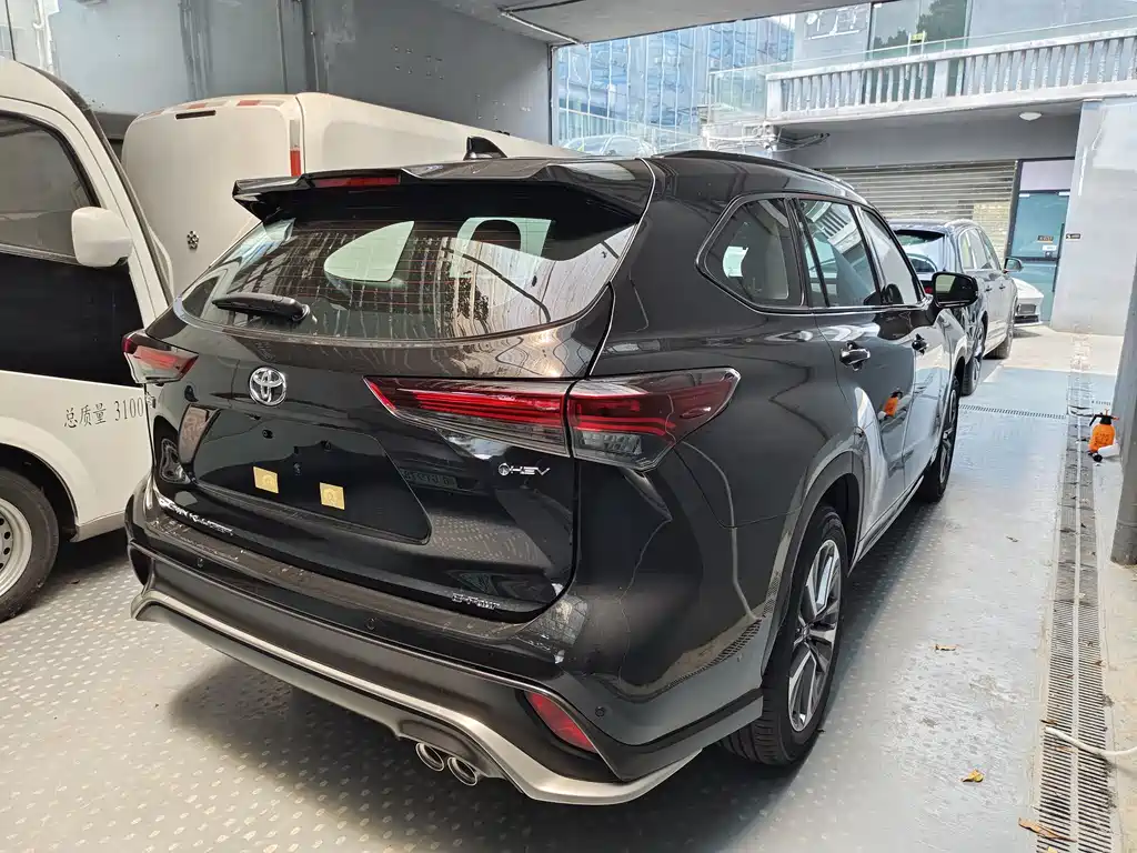 Toyota Crown Kluger 2026 2.5L HEV Luxury