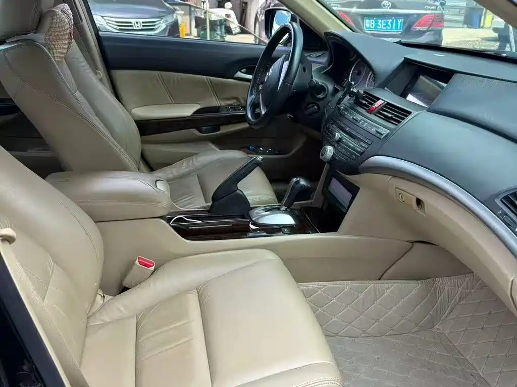 Honda Accord — миниатюра 7