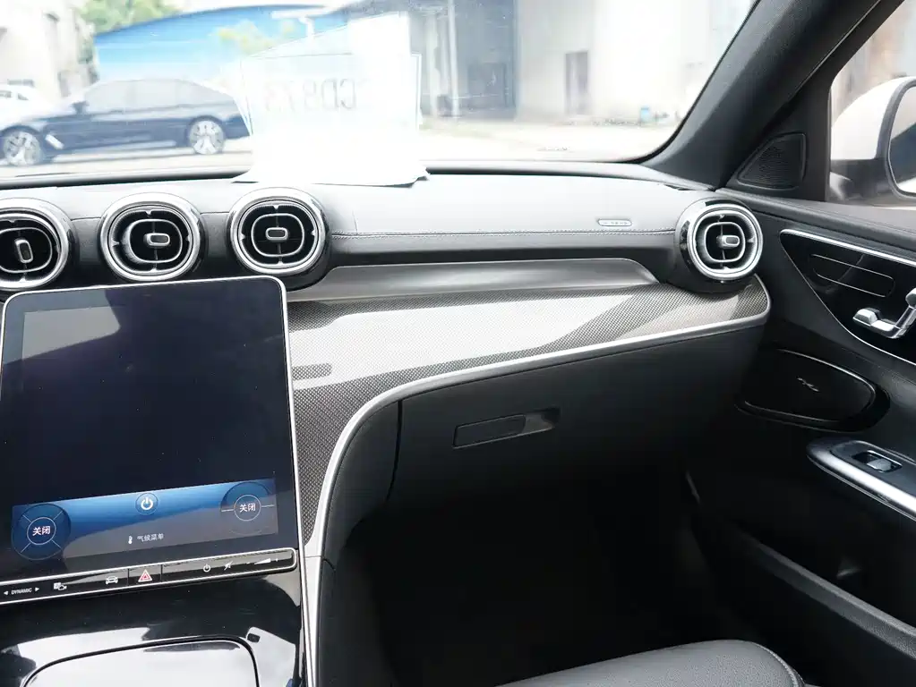 Mercedes-Benz C-Class — миниатюра 9