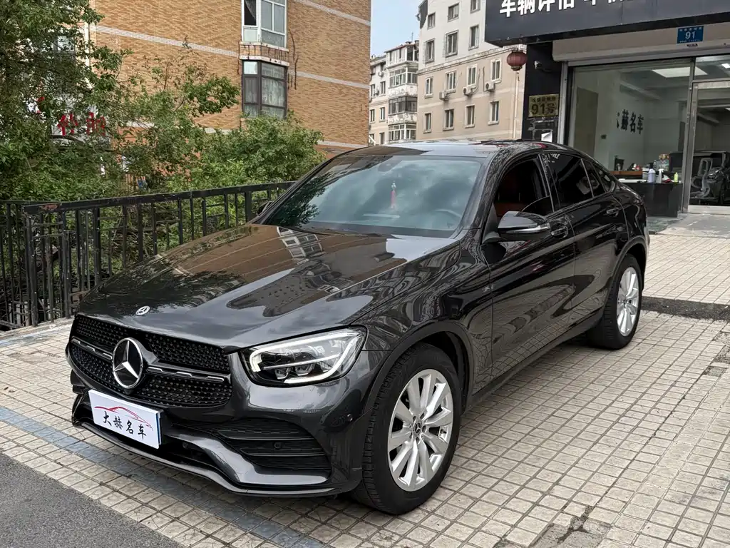 Mercedes-Benz GLC Coupe 2022 GLC 260 4MATIC Coupe SUV