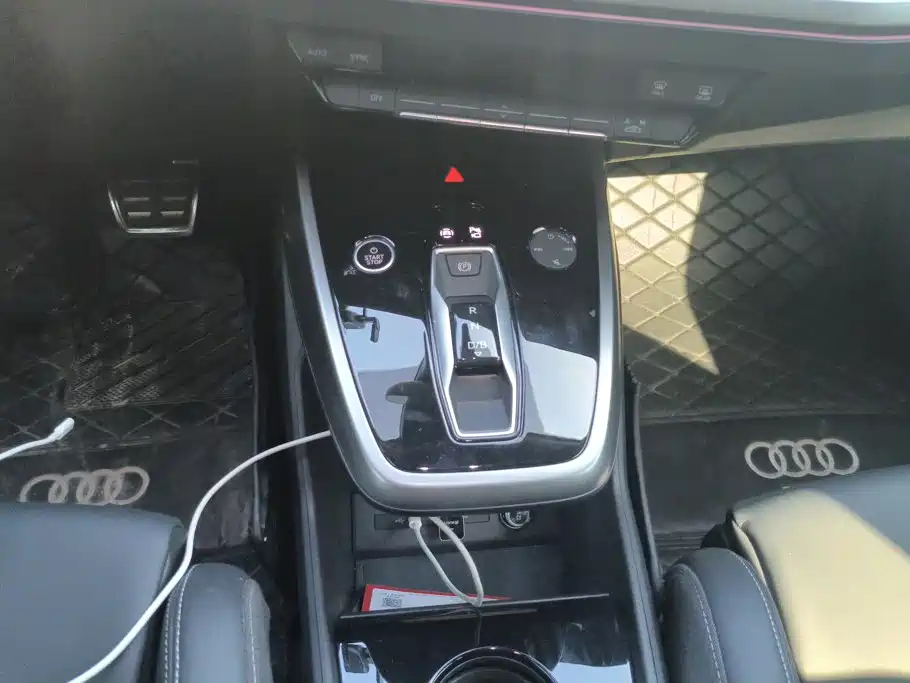 Audi Q4 e-tron — миниатюра 16