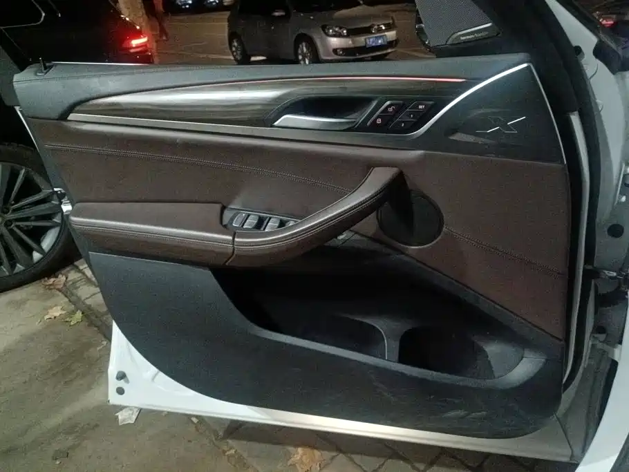 BMW X3 — миниатюра 7