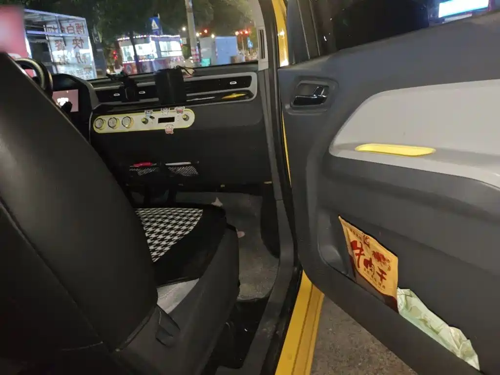 Wuling MINIEV — миниатюра 19