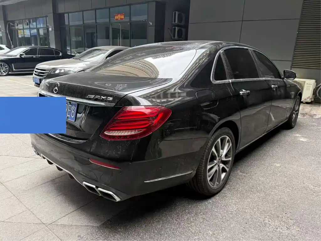 Mercedes-Benz E-Class — миниатюра 7