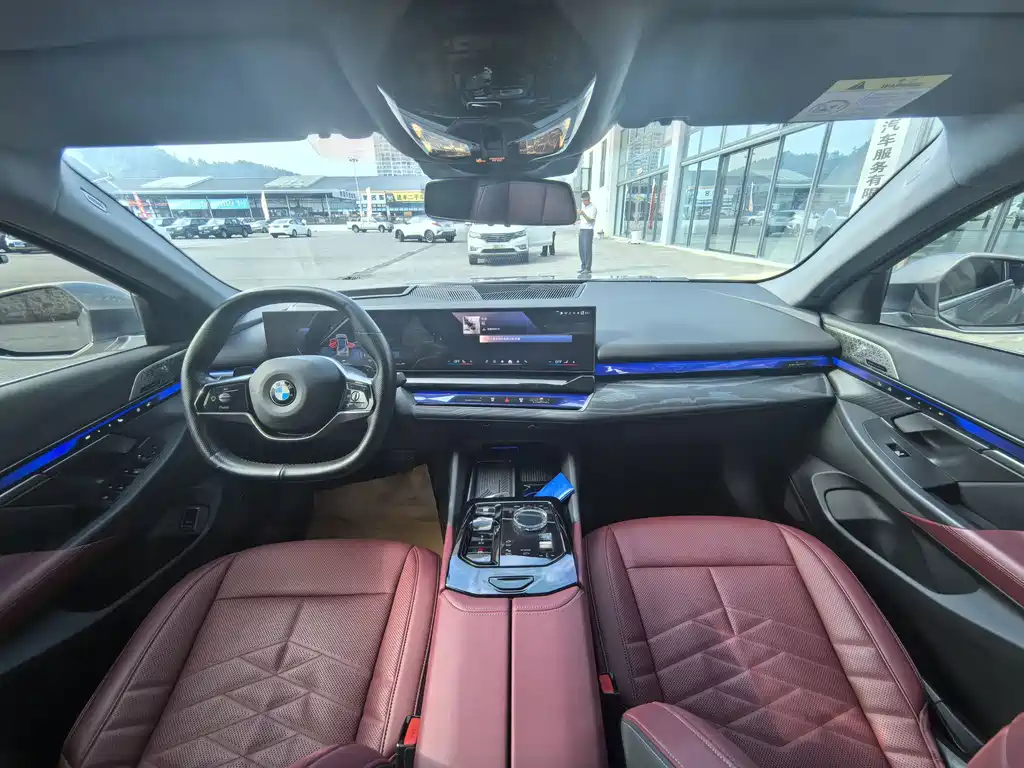 BMW 5 Series — миниатюра 5