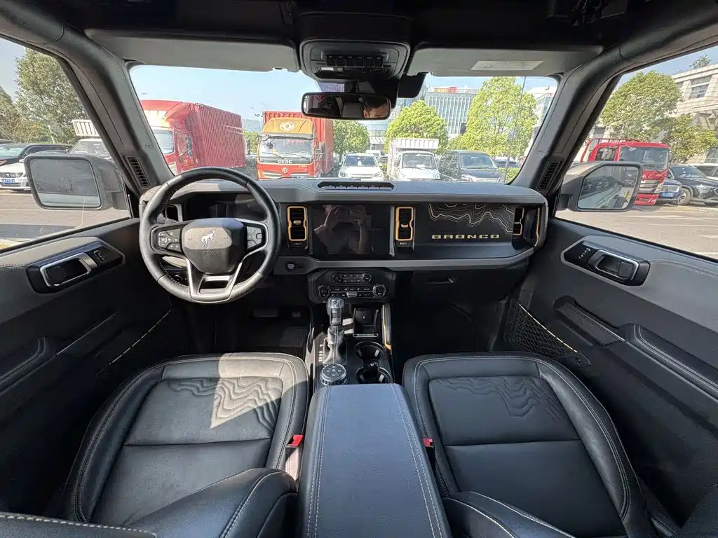 Ford Bronco — миниатюра 5
