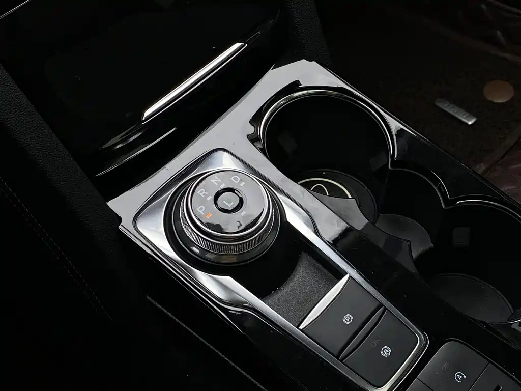 Ford Escape — миниатюра 12