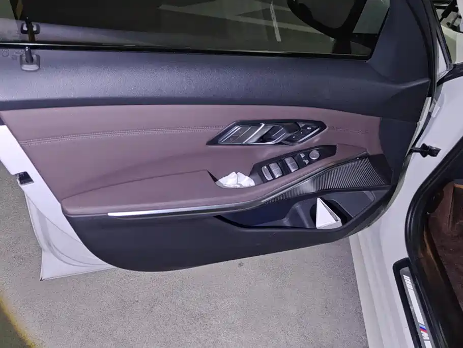 BMW 3 Series — миниатюра 7