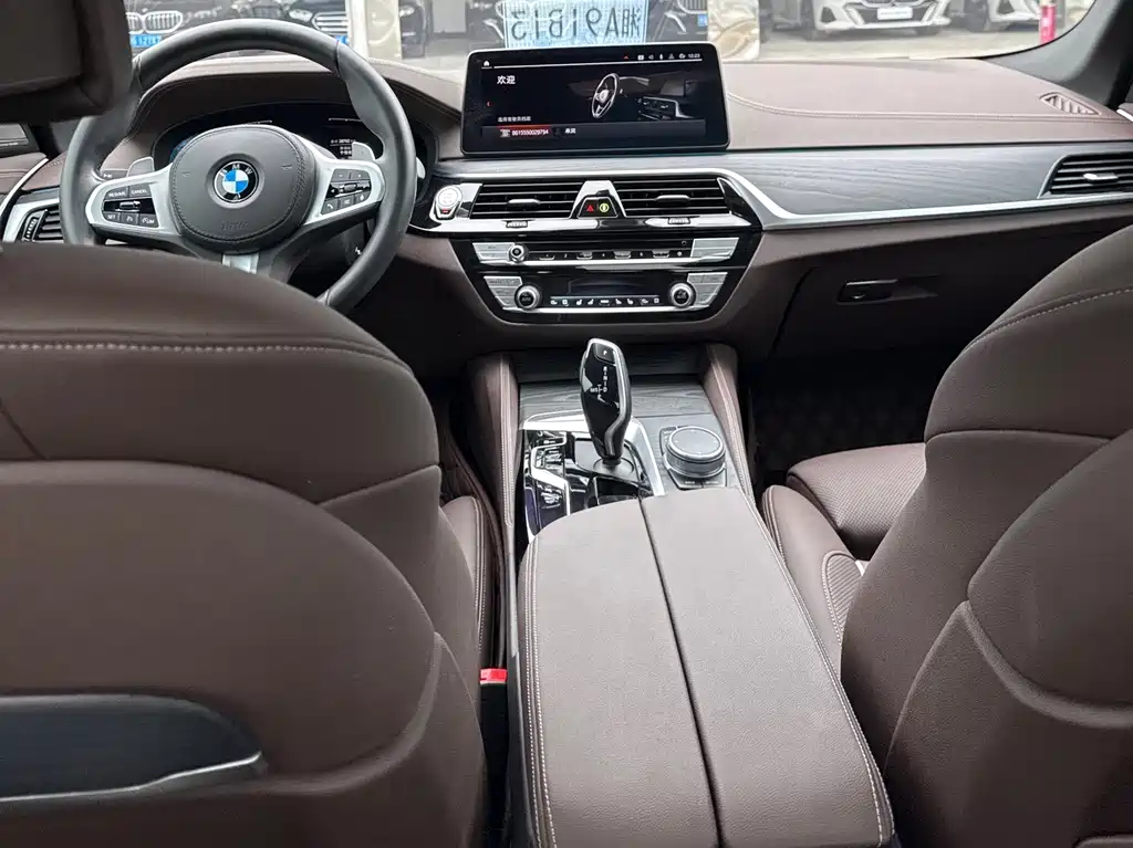 BMW 5 Series — миниатюра 10