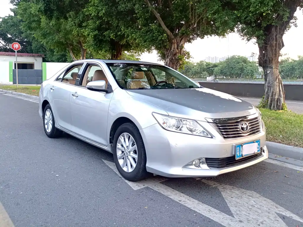 Toyota Camry — миниатюра 6