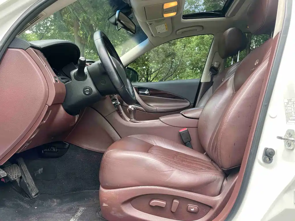 Infiniti QX50 (Import) — миниатюра 4