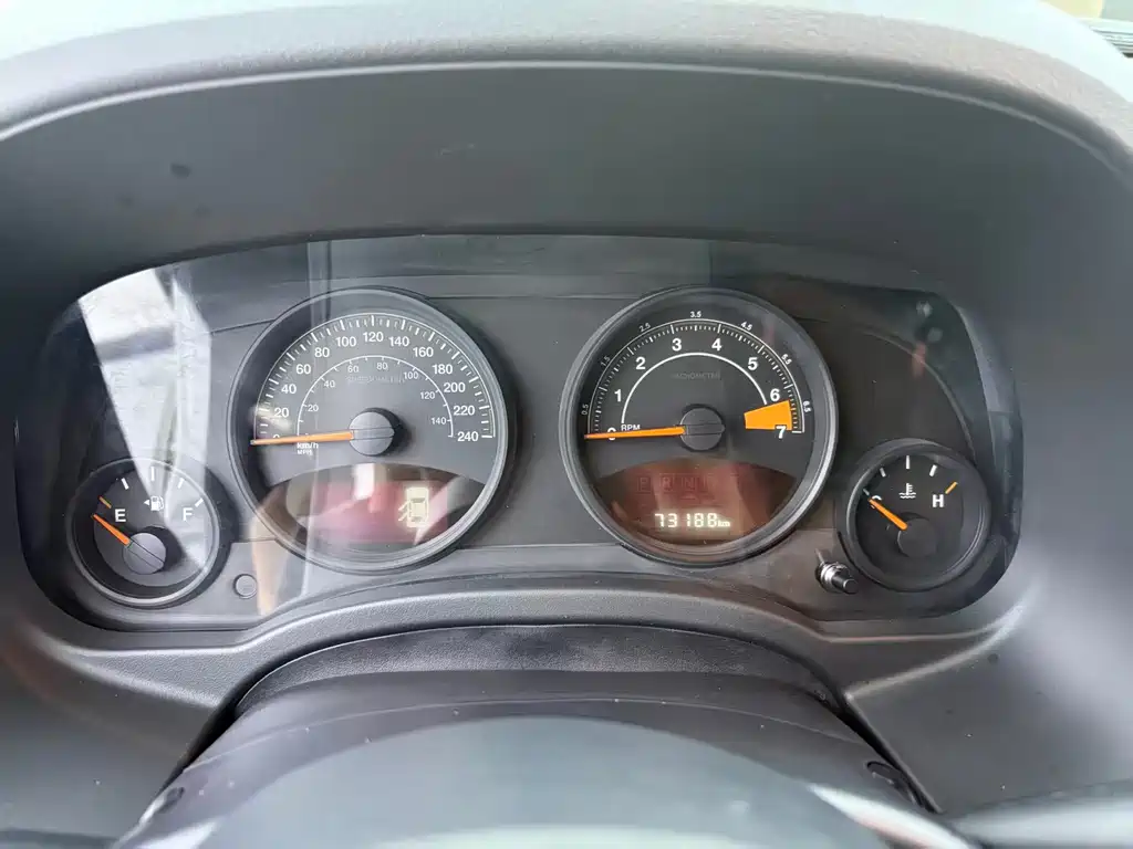 Jeep Compass (Import) — миниатюра 13