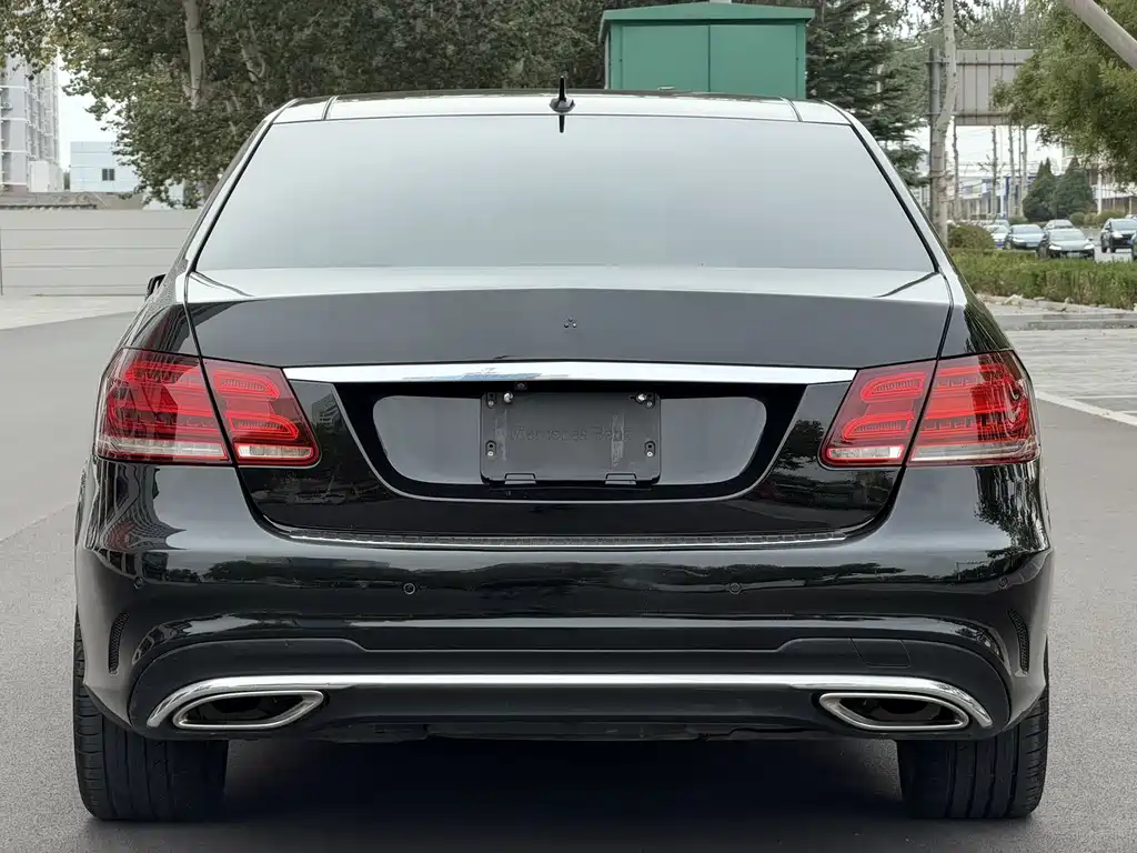 Mercedes-Benz E-Class — миниатюра 5