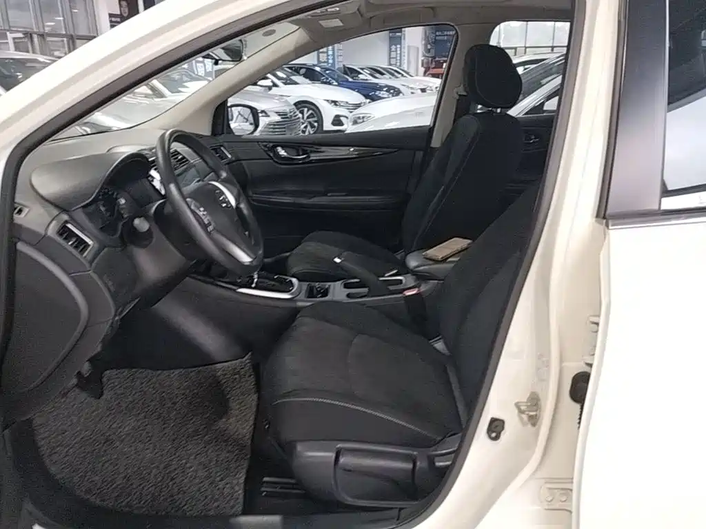 Nissan Tiida — миниатюра 15
