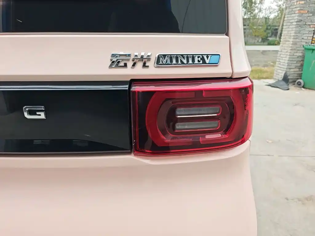 Wuling MINIEV — миниатюра 8