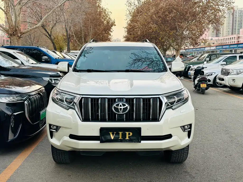 TOYOTA PRADO