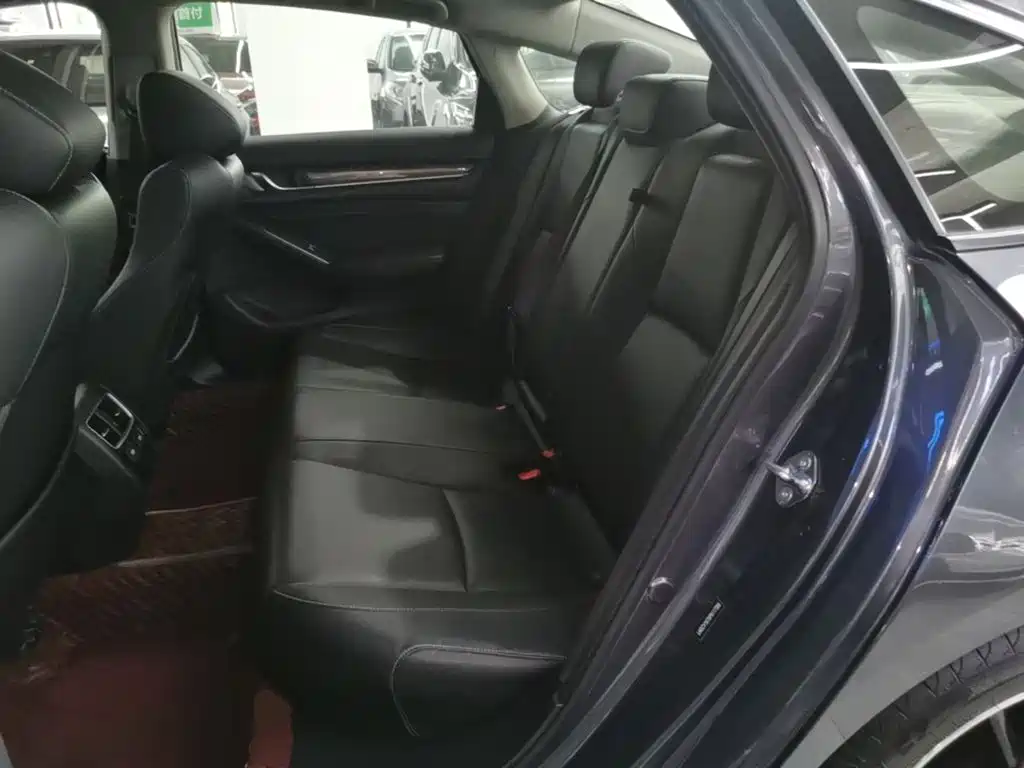 Honda Accord — миниатюра 17
