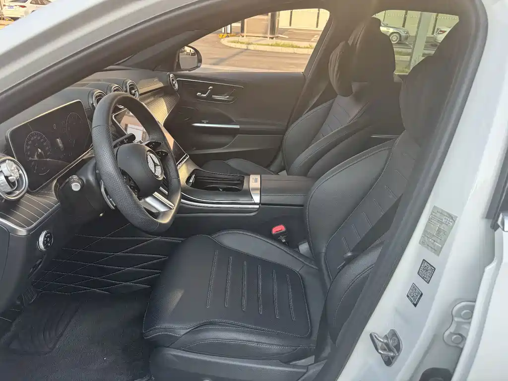 Mercedes-Benz C-Class — миниатюра 2