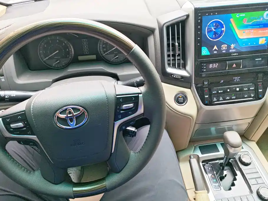 Toyota Land Cruiser — миниатюра 12