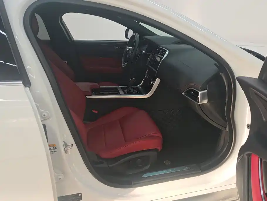 Jaguar XEL — миниатюра 8