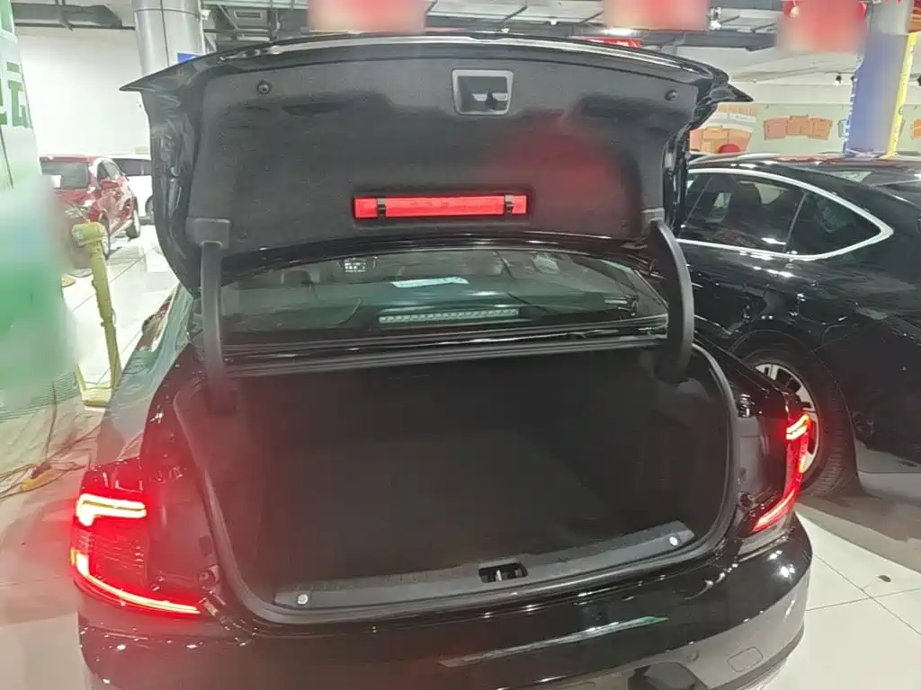 Volvo S90 — миниатюра 19
