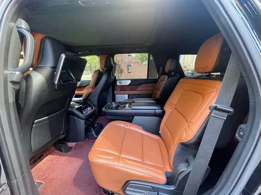 Lincoln Navigator — миниатюра 7