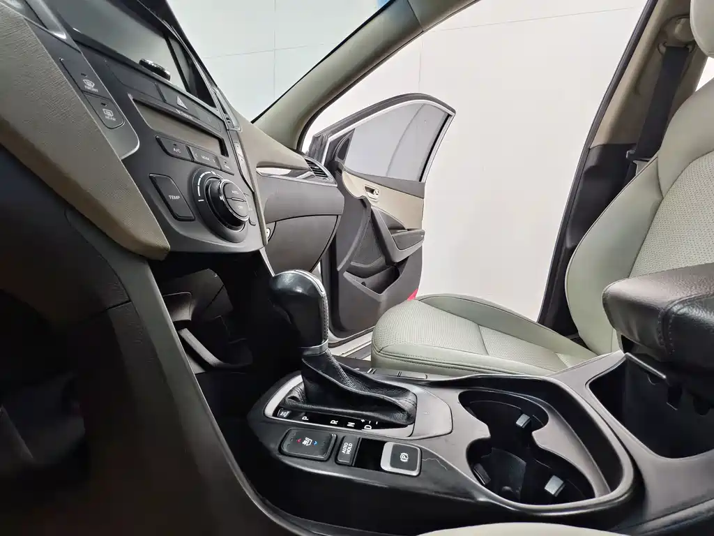 Hyundai Santa Fe — миниатюра 12