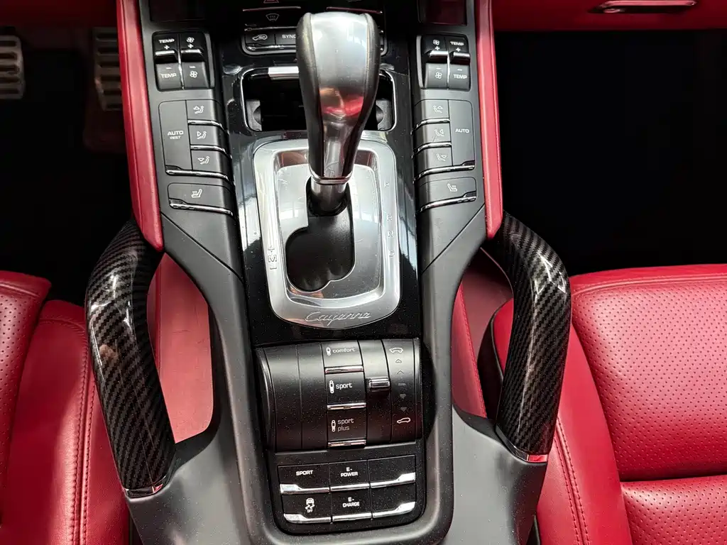 Porsche Cayenne — миниатюра 9