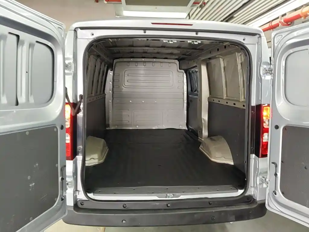 Wuling Yangguang — миниатюра 19